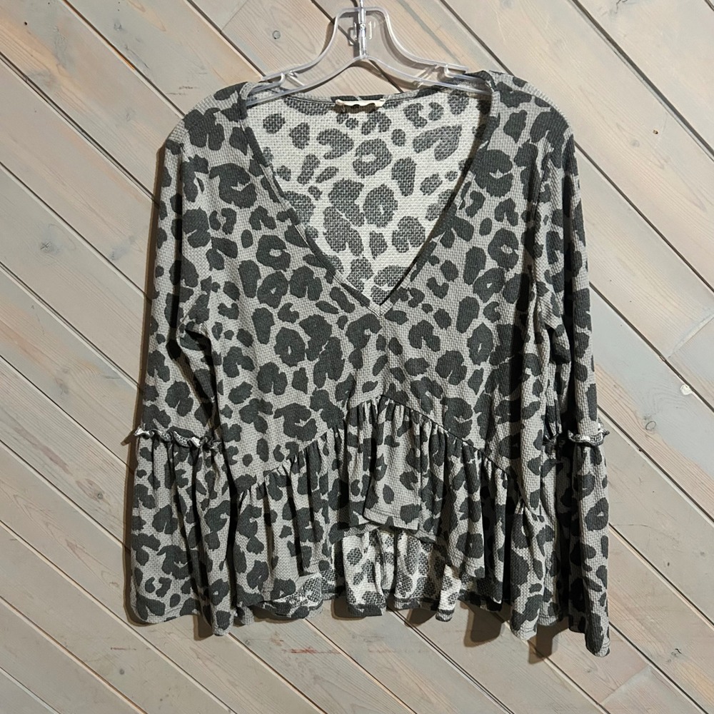 Altard State Gray Leopard Print Ruffle Hem Long Sleeve Top - Women's‎ Size M